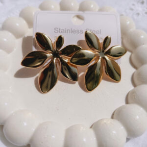 Home arrow heart earrings